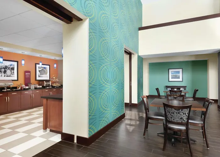 Hotel: Hampton Inn & Suites Mishawaka/South Bend At Heritage Square